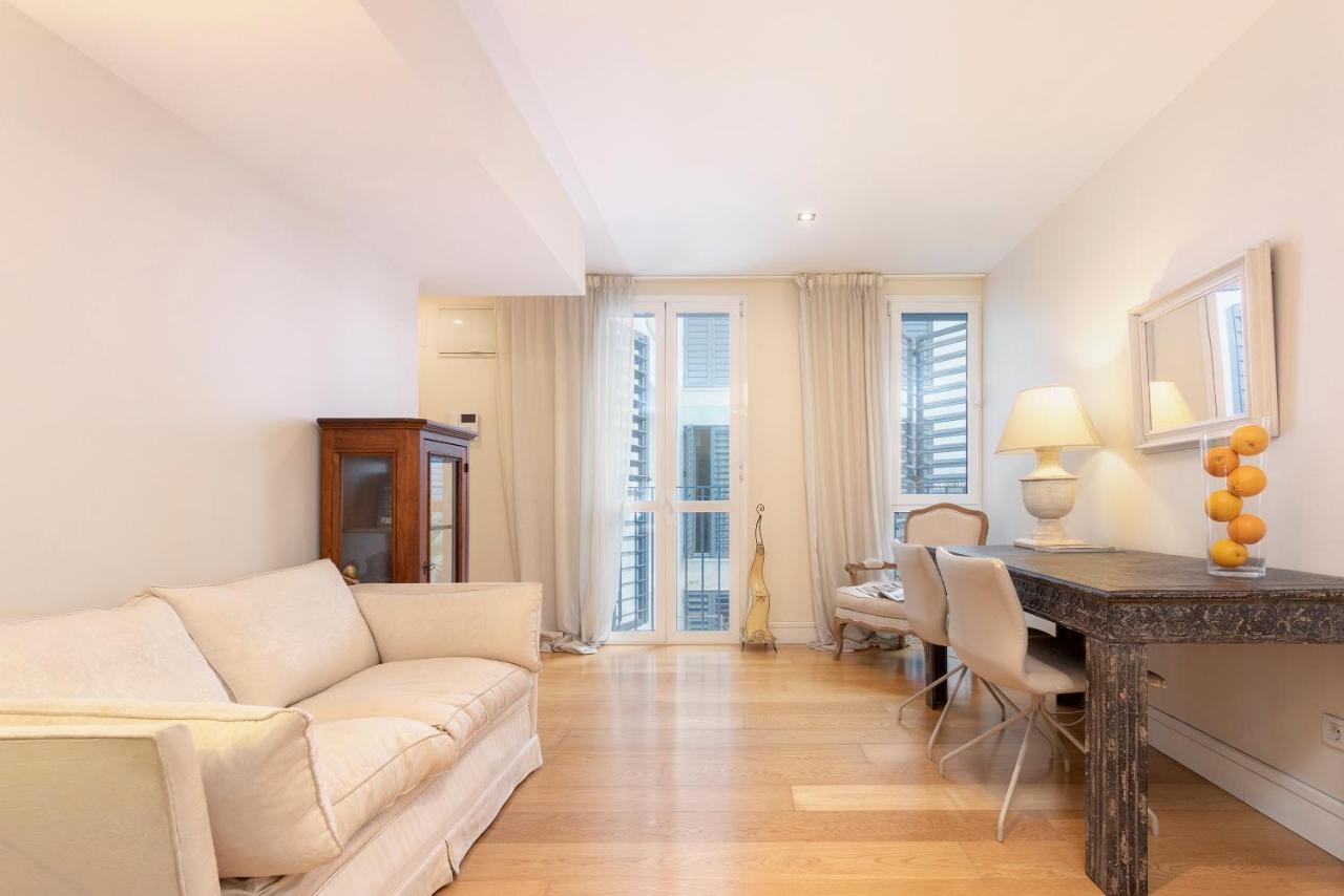 Acogedor Apartamento Junto A La Catedral By Rent Me Malaga Exterior photo