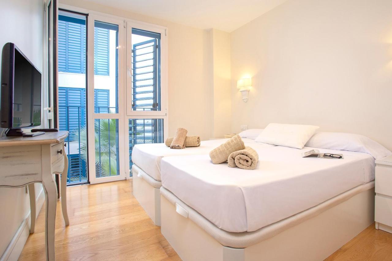 Acogedor Apartamento Junto A La Catedral By Rent Me Malaga Exterior photo