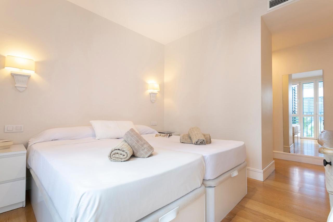 Acogedor Apartamento Junto A La Catedral By Rent Me Malaga Exterior photo
