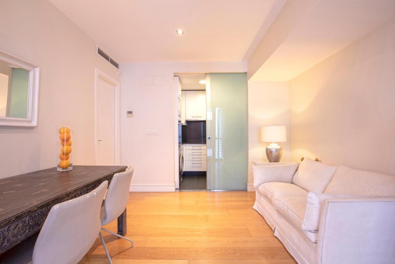Acogedor Apartamento Junto A La Catedral By Rent Me Malaga Exterior photo